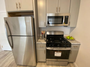 129 Halstead 1 Bedroom kitchen